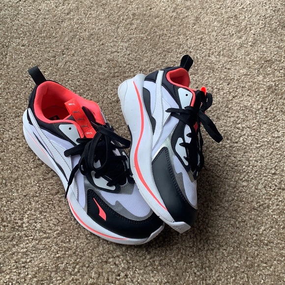 Puma - Picture 2 of 6